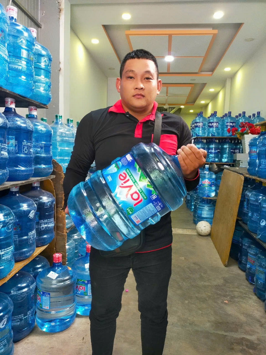 giao-hang-tan-noi-nuoc-khoang-lavie