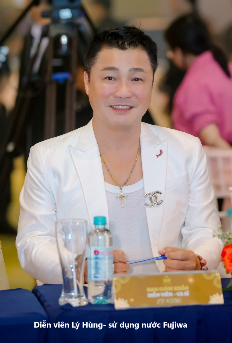 khach-hang-su-dung-nuoc-fujiwa