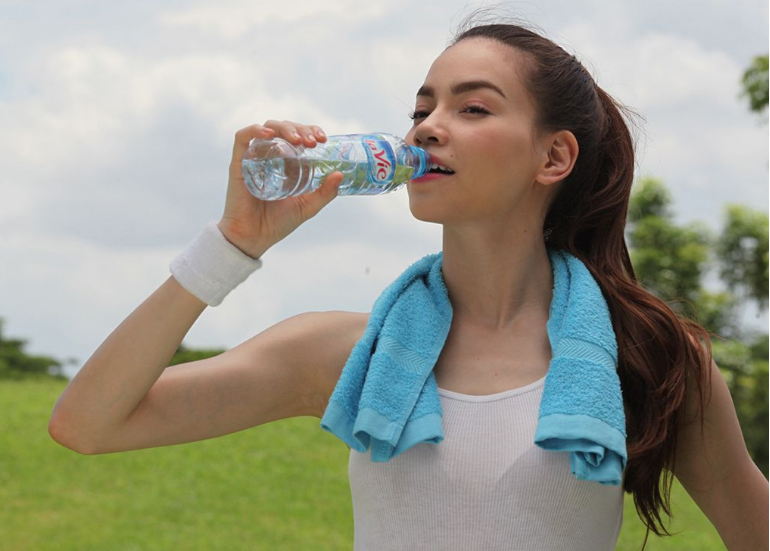 su-dung-nuoc-khoang-lavie