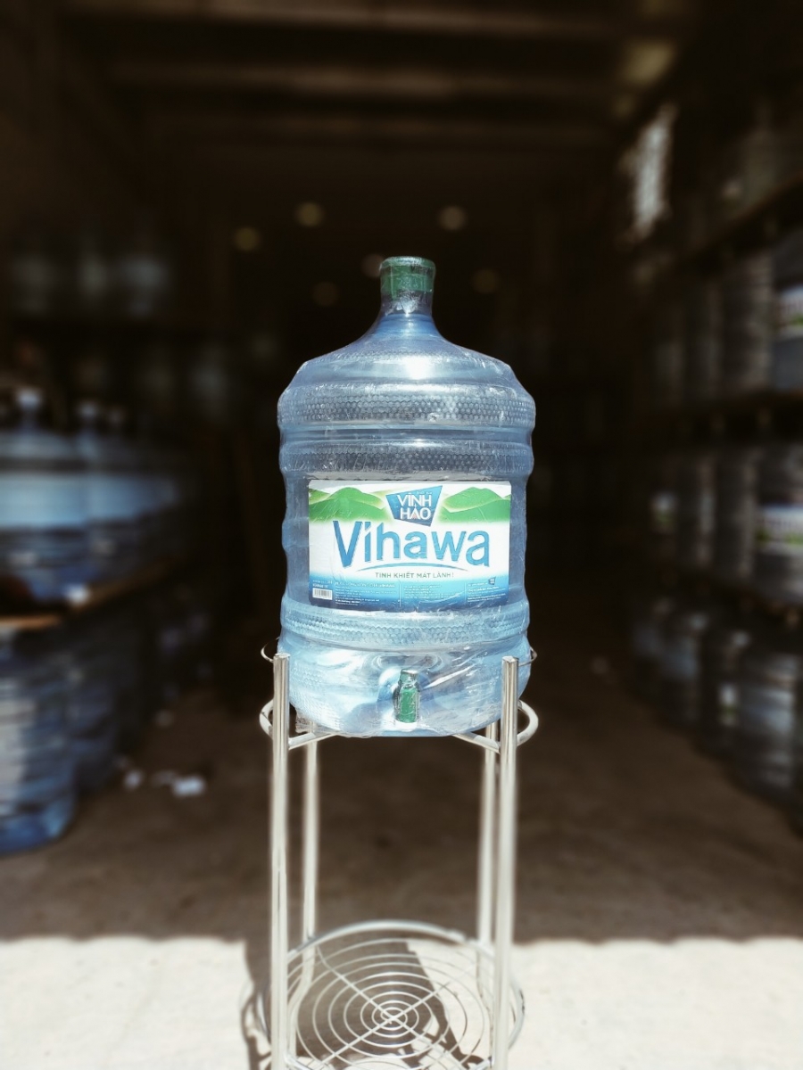 ke-inox-de-binh-nuoc